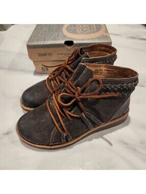 NIB Born Temple II Dark Gray Leather Ankle Boots Women’s Size 8 Boho